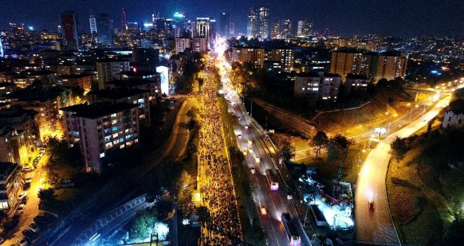 Beşiktaştaki Cumhuriyet Coşkusu Havadan Görüntülendi