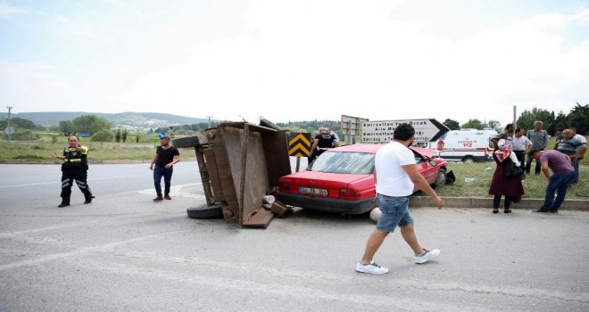 Otomobil İle Traktör Çarpıştı: 7 Yaralı