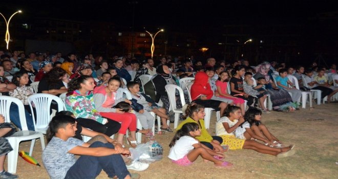 Hacı Ömerli Ve Yeni Mahallede Sinema Şöleni