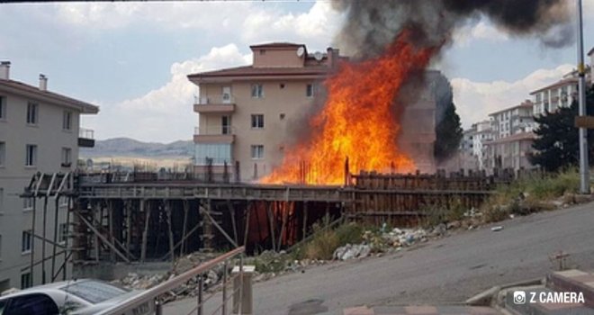 Ankarada İnşaatta Korkutan Yangın