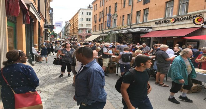 Stockholmde 3 Kilometre Kitap Pazarı Kuruldu