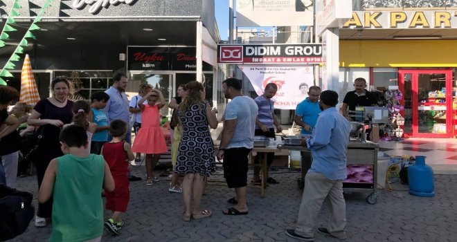 Didim Ak Parti 15 Temmuz Şehitleri İçin Lokma Döktürdü