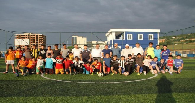 Samsunda Gençleri Kötü Alışkanlıklardan Korumak İçin Futbol Turnuvası Düzenlendi