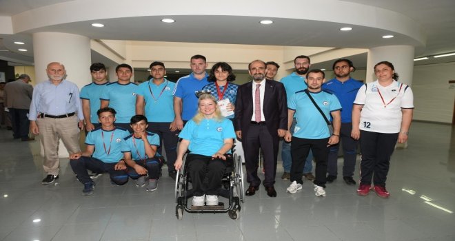 Yıldırımlı Sporcular Madalyalarla Döndü