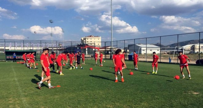 Salihli Belediyesporun Afyon Kampı Başladı