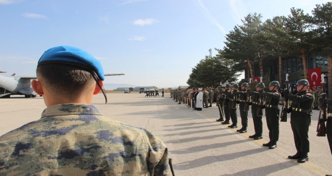 Kaza Kurşunuyla Şehit Olan Asker Memleketi Adanaya Uğurlandı