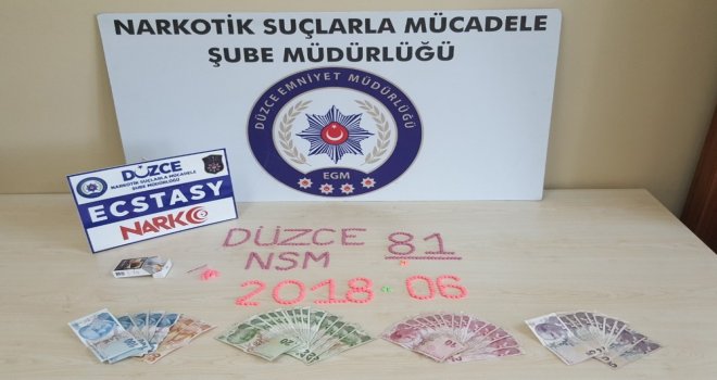 Düzce Polisi 442 Adet Uyuşturucu Hap Yakaladı