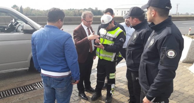 Kaymakam Sarılı, Polis Kontrol Noktasında İncelemelerde Bulundu