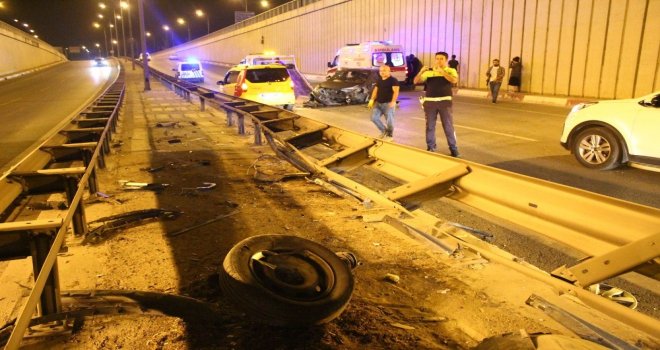 Antalyada Hurdaya Dönen Araçtan Sağ Çıktılar