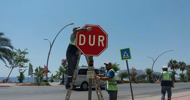 ALANYA'DA TRAFİK ÇALIŞMASI DEVAM EDİYOR