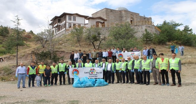 15 Eylül Dünya Temizlik Gününde Çankırıyı Temizlediler