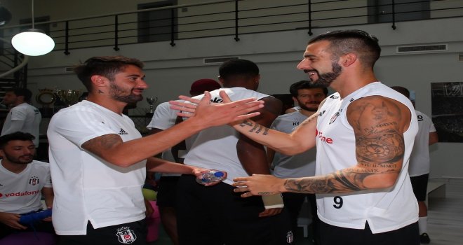 Beşiktaştan Negredoya Kutlama