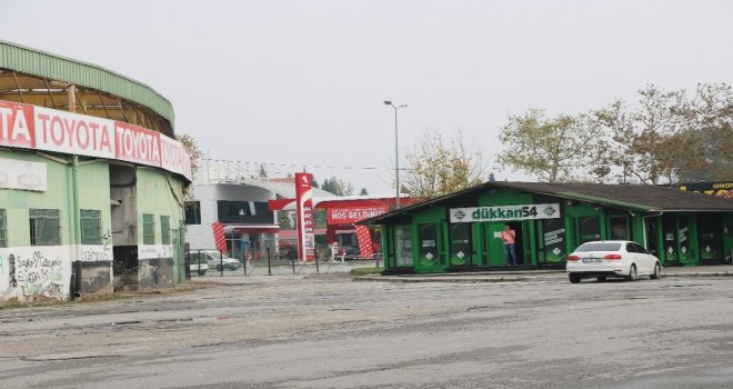 Eski Sakarya Atatürk Stadyumunda Yıkım Başladı