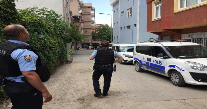 Silahla Annesini Rehin Alıp, Polislere Ateş Açtı