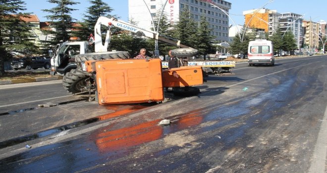 Uşakta Trafik Kazası: 3 Yaralı