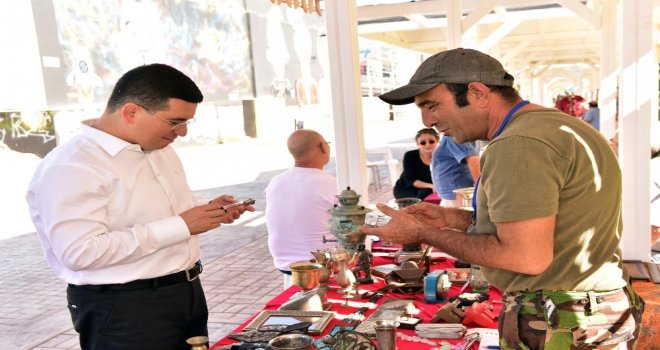 Tütüncü ‘Antika Pazarını Gezdi