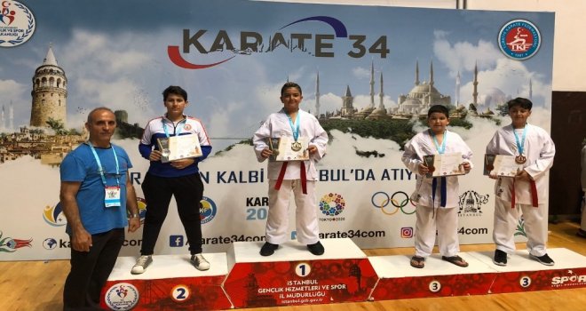 İhlas Koleji Karate34De Madalyaları Topladı