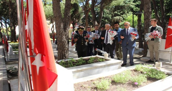 Manisada 15 Temmuz Anısına Şehitlik Ziyareti