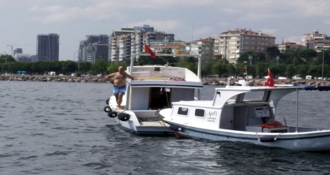 Su Alan Teknesini Tamir Etmek İçin Denize Atladı, Bir Daha Çıkmadı