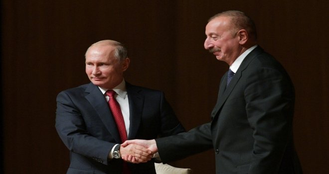 Putin 9. Azerbaycan-Rusya Bölgesel Forumuna Katıldı