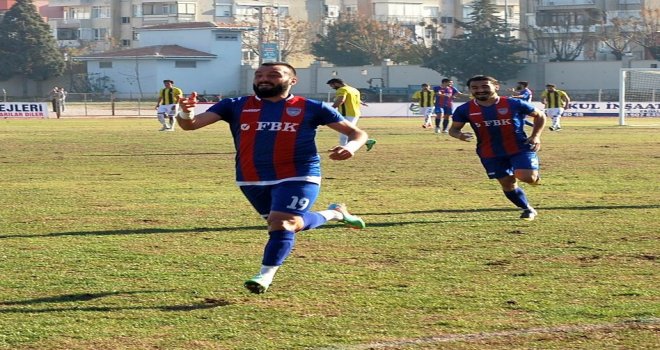 Salihli Belediyespor Gol Kralını Renklerine Bağladı