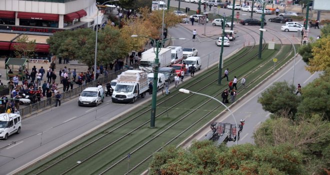 Emniyet Müdürlüğü Karşısında Havaya Açılan Ateş Paniğe Neden Oldu