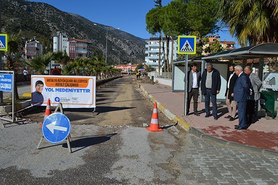 Finike Fatih Bulvarında Asfalt Hazırlığı