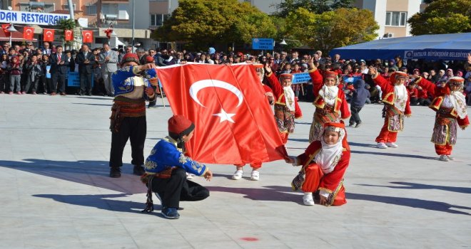 Antalyada 29 Ekim Cumhuriyet Bayramı Coşkusu