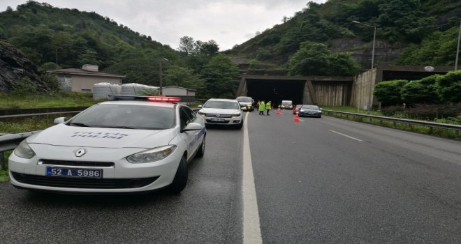 Otomobilde Yangın Çıktı, Sonrasında Trafik Kazası Yaşandı