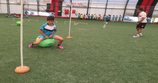 Sağlıkspor Futbol Okulundan Eğlenceli Kapanış