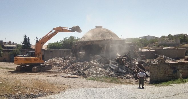 Kahtada Ki 51 Yıllık Hamam Yıkıldı