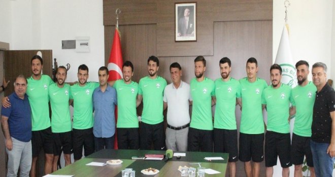 Sivas Belediyespor 11 Futbolcuyla Sözleşme İmzaladı