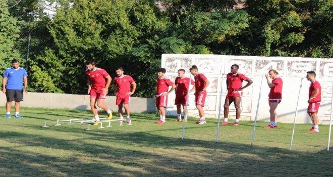 Hatayspor Teknik Direktörü İlhan Palut: Erokspor Karşısında Forma Şansı Bulamayan Oyuncularımızı Oynatacağız