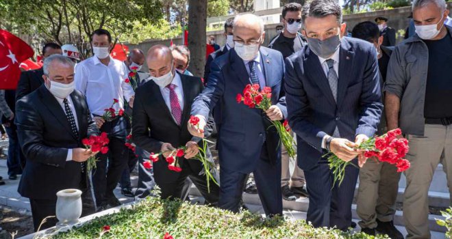 15 Temmuz Demokrasi ve Milli Birlik Günü'nde şehitler anıldı