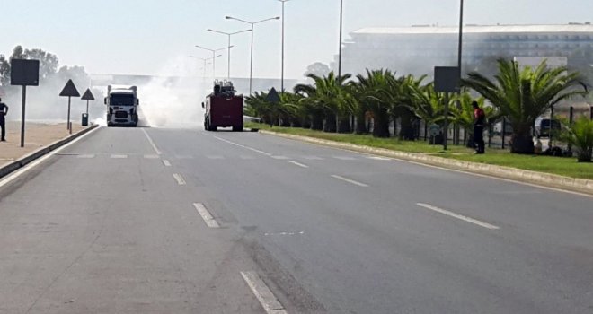 Akaryakıt Tankeri Alev Aldı, Faciadan Dönüldü