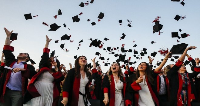 Bilgi Üniversitesi Bu Sene 6 Bin 431 Mezun Verdi