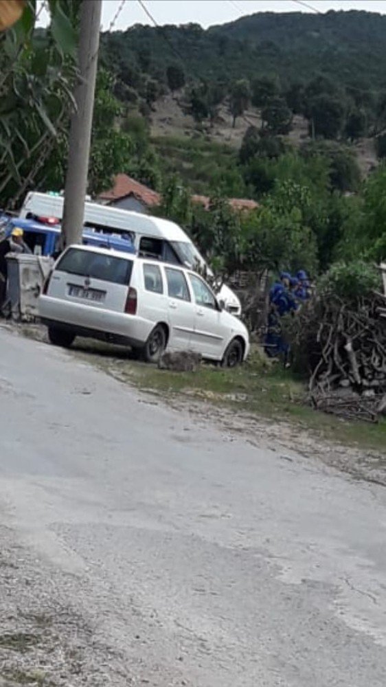 İki Komşusunu Vurup Canına Kıydı