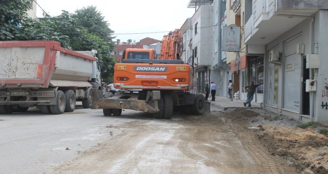 Gürsunun Merkezinde Üst Yapı Yenileniyor