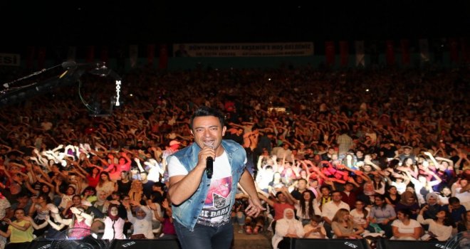 İlyas Yalçıntaşla Akşehirde Romantik Gece