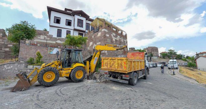 ANKARA KALESİ'NDE TARİH KOKAN EVLER GÜN IŞIĞINA ÇIKIYOR