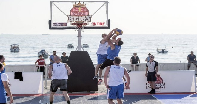 Kuşadasında Basketbol Şöleni