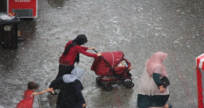 Eskişehir Sağanak Yağmura Teslim Oldu