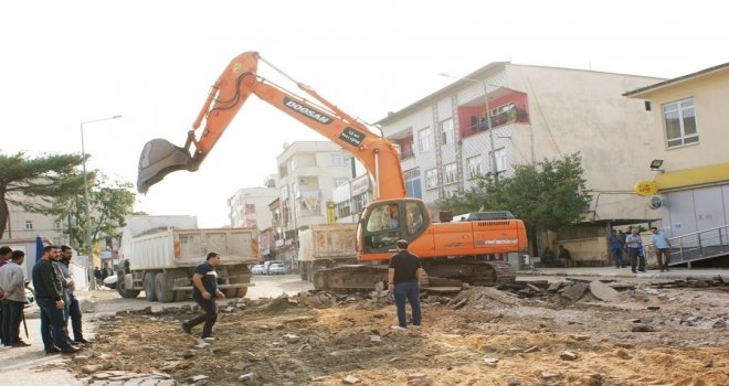 Çermik İlçesinde Sıcak Asfalt Çalışmalarına Başlanıldı