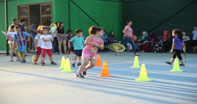 Merkezefendi Belediyesi Minik Tenisçileri Yetiştiriyor