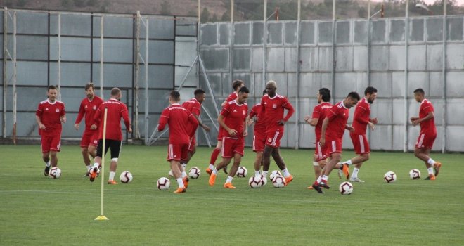 Demir Grup Sivasspor Şut Çalıştı