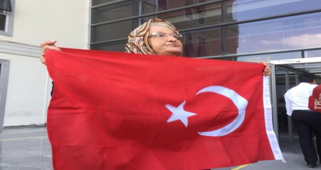 Fatma Nineden, Teröristlere Bayraklı Tepki