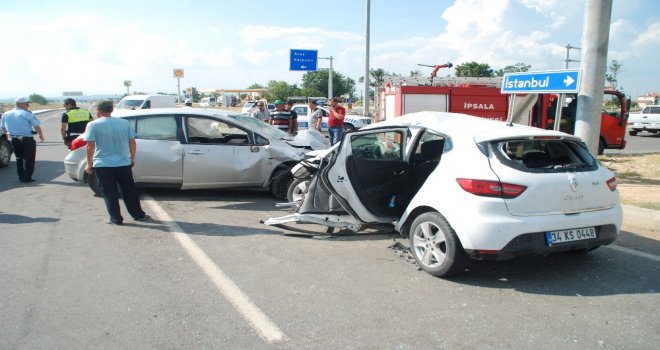 İpsalada Trafik Kazası: 4 Yaralı