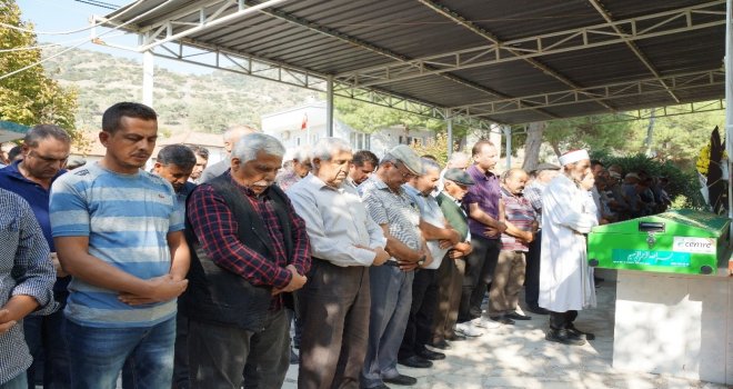 Aydında Devenin Öldürdüğü Adam Toprağa Verildi