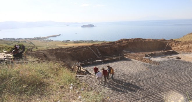 Akdamar Adasına Tatlı Su Götürme Çalışması