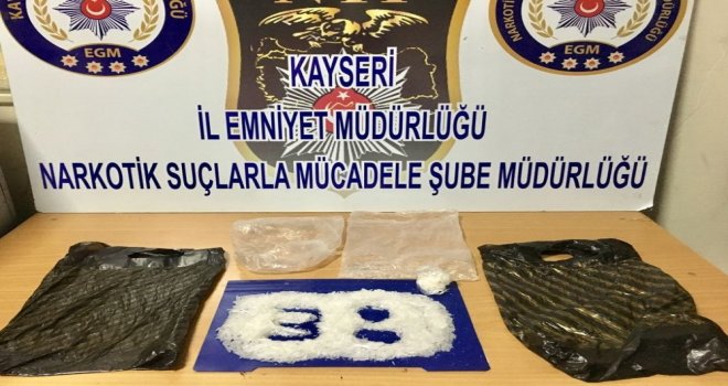 Uyuşturucu Madde Ticareti Yapan İki Şahıs Gözaltına Alındı